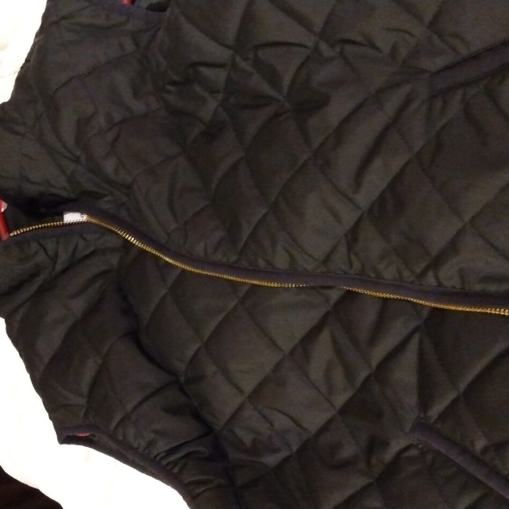 Vest - Picture 2 of 4